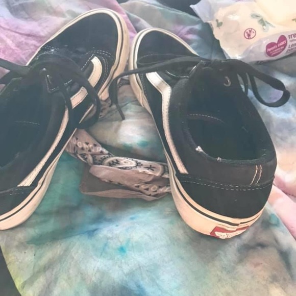 Vans size 8.5 -9 - Picture 5 of 8